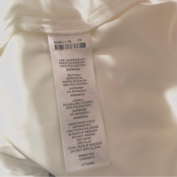 LAUNDRY BY SHELLI SEGAL WHITE HALTER CHIFFON DRESS WITH GOLD CHAIN NECKLINE - Picture 7 of 15